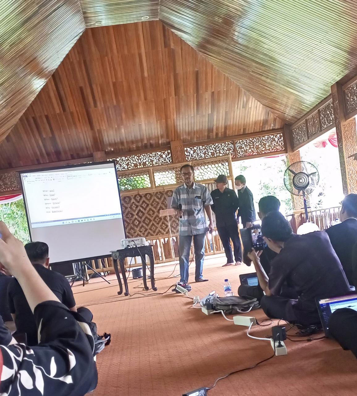 Pelatihan Webdesaku Desa Gununghejo.